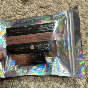 BRAND NEW ANASTASIA MAKEUP SET
